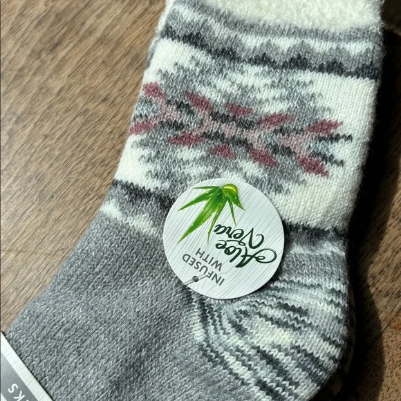 Cozy Lodge Sockw NWT 🩵 - Picture 3 of 5